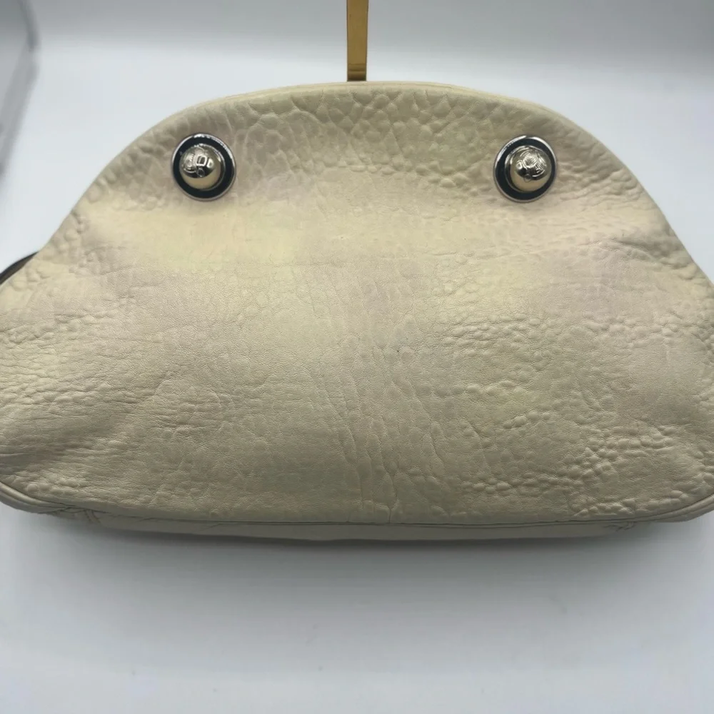 Vintage Celine cream pebble leather Bean Shaped Shoulder bag - Picture 3 of 11